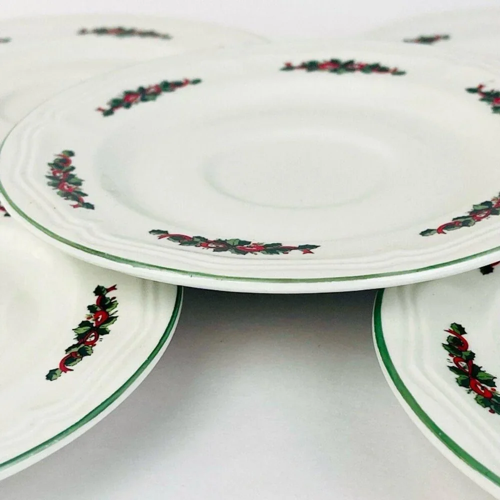 Vintage Unbranded Set of 5 Dessert Plates Christmas Holly 6.5" Ceramic Holiday - Picture 5 of 5